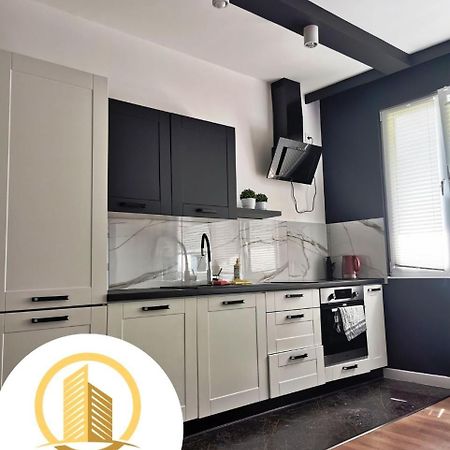 Apartament Szary Тичи Екстериор снимка