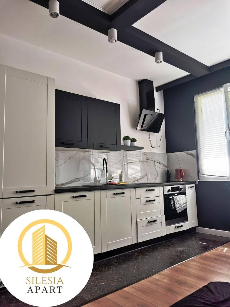 Apartament Szary Тичи Екстериор снимка